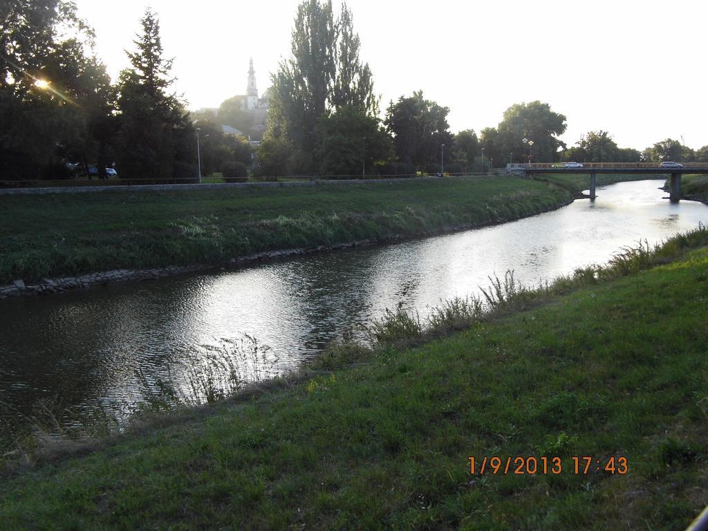 Fukas Apartments Nitra Chambre photo